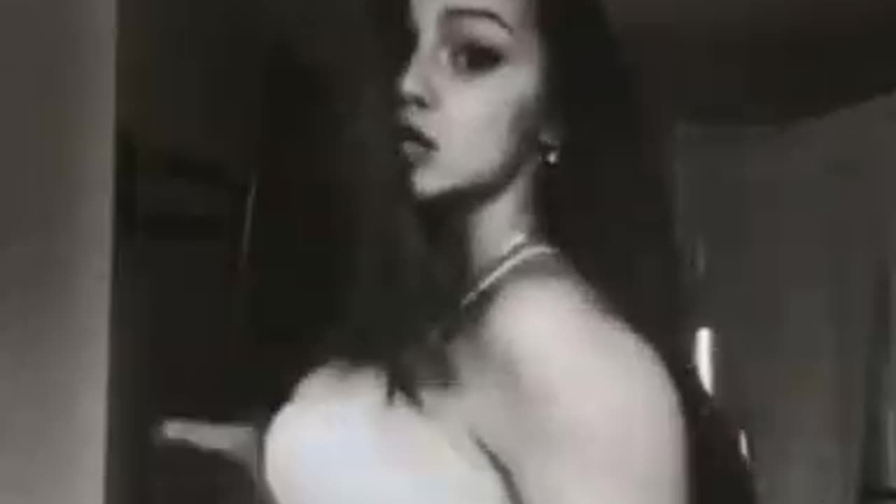 Boobs shake
