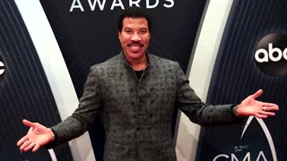 Lionel Richie signs new deal with UMPG