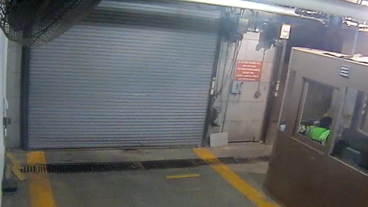 3470CHOBBAGarageEntrance_2021-01-05_22h40min01s440ms.mp4