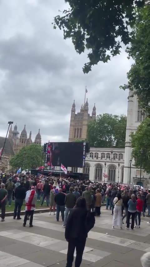 Wall Street Apes - London England Has A Message 🔊“Our message to Donald Trump, to the US