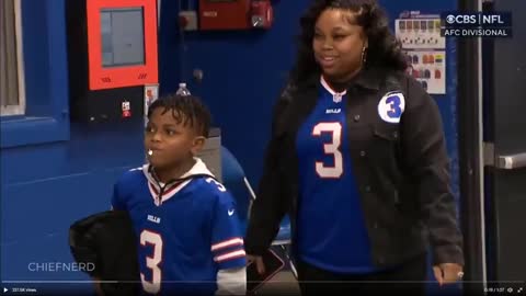 DAMAR HAMLIN DIED ON THE FIELD FROM THE MRNA COVID-19 VACCINE - FAKE HAMLIN DOUBLE IN THE BUILDING!