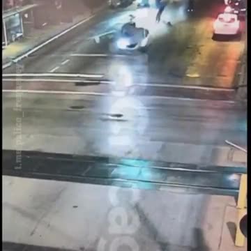 #UltimaGenerazione versione USA, cosa accade quando i manifestanti tentano di bloccare il traffico.