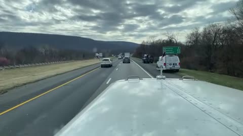 People's Convoy 3/19/22 Heading to DC - Boxing in a Tesla.