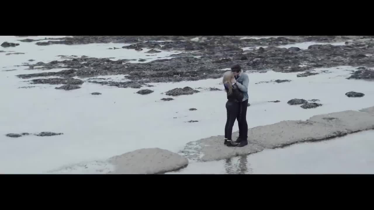 Shawn Mendes - There's Nothing Holdin' Me Back (Official Music Video)