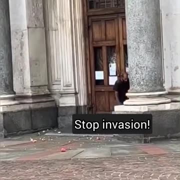 Islamic invader attacks a church in the heart of Turin