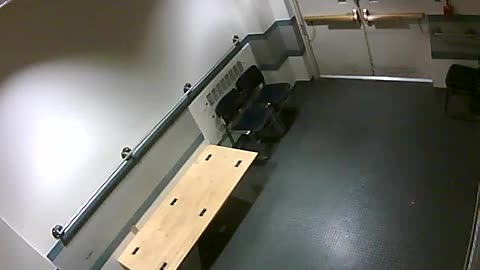 1657HQOB02PrisonerProcessingLobby_2021-01-05_02h20min00s877ms.mp4
