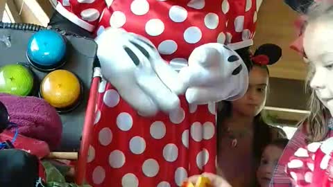 Mrs Mouse plays flower pots game with new friends at a birthday party in Katy TX at cane island