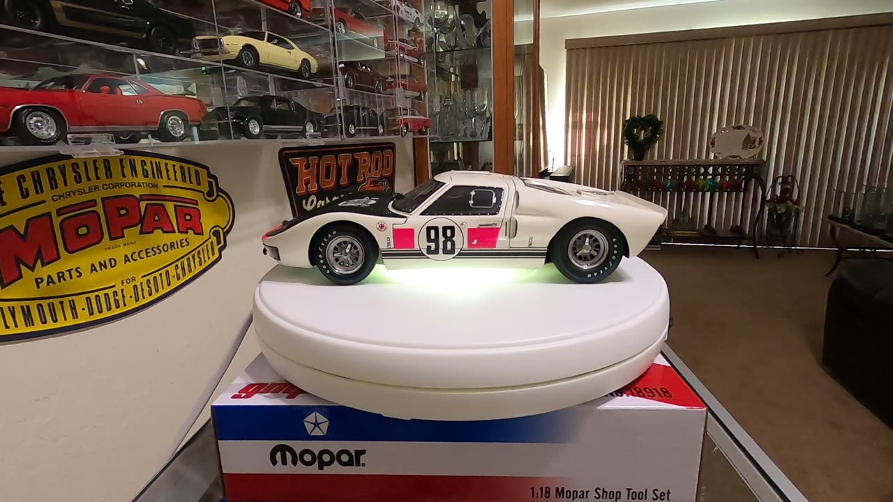 1966 GT40 Daytona 24 Hour winner by Exoto