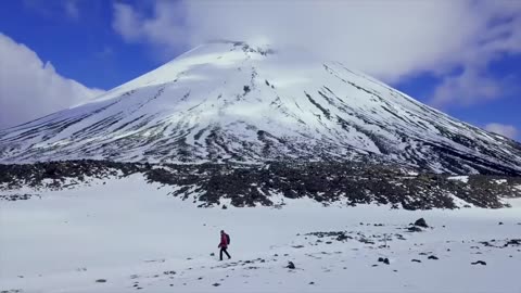 5 People Who Fell Into Volcanoes