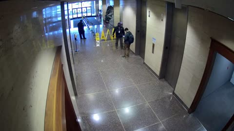 8003FCOB01ElevatorLobby_2021-01-06_14h20min01s050ms.mp4