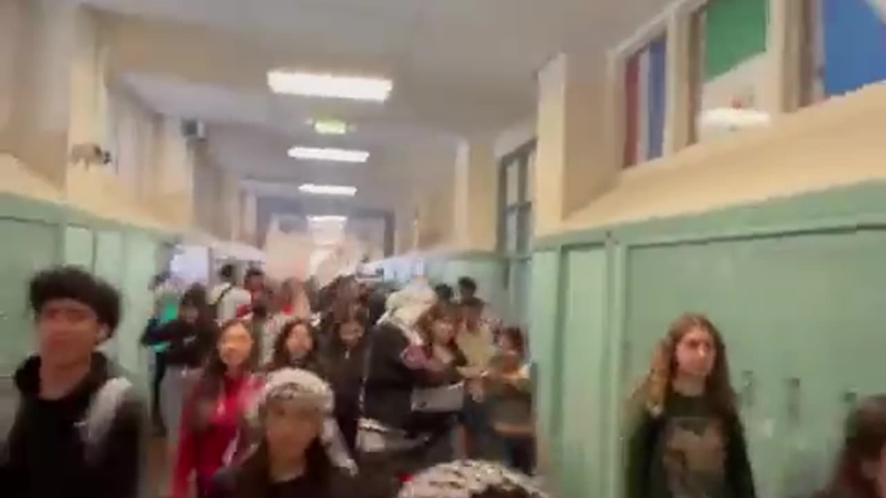 Balboa High School students in San Francisco, USA 'From the River to the Sea PALESTINE WILL BE FREE'