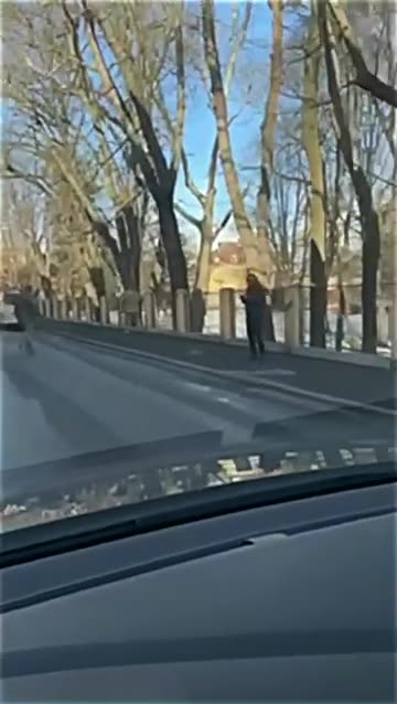 В Черновцах местный житель отбился от вооруженных могилизаторов