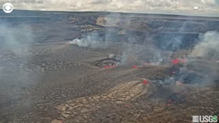 Hawaii's Kilauea Volcano Erupts on Camera - CBS News