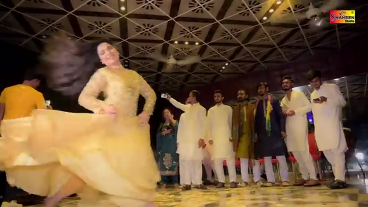 Mehak Malik - Tu Banda Munafiq Hain - Saraiki Dance Performance 2023