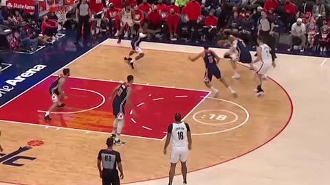 Kyrie shows why he's the best ball handler