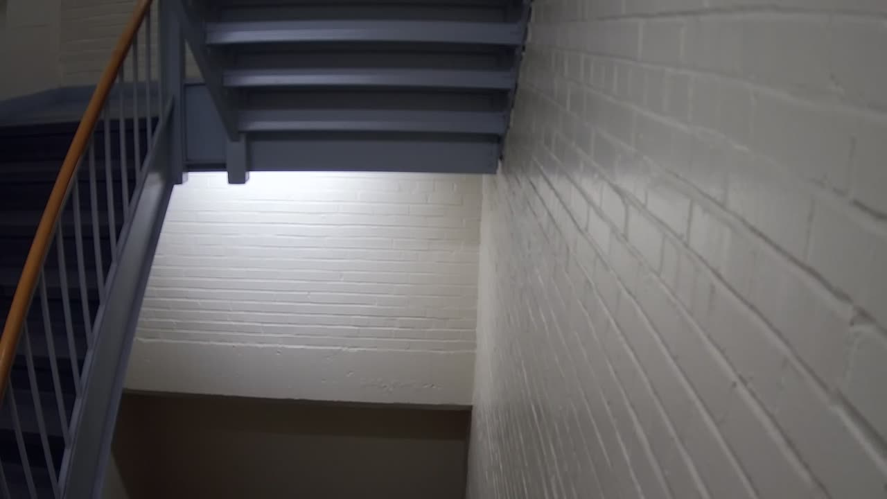 3869FHOB01Stair6_2021-01-05_03h00min00s177ms.mp4