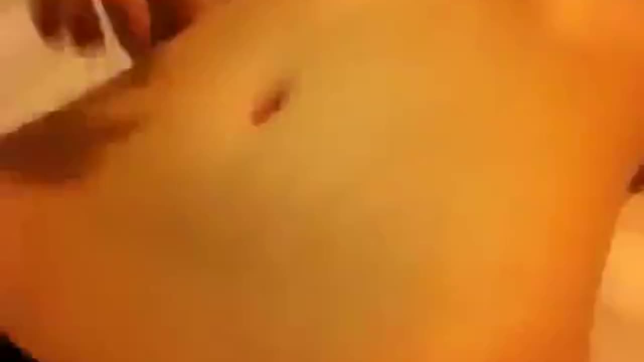 ANONYMOUS WHITE GIRL BELLY PLAY | UNKNOWN BITCH SELF-WORSHIPS BELLY BUTTON | HOT NAVEL POKING | SEXY
