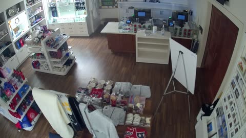 1233DSOBBASenateGiftShop_2021-01-05_00h20min00s537ms.mp4