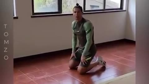 Cristiano Ronaldo Shows his Workout Routine