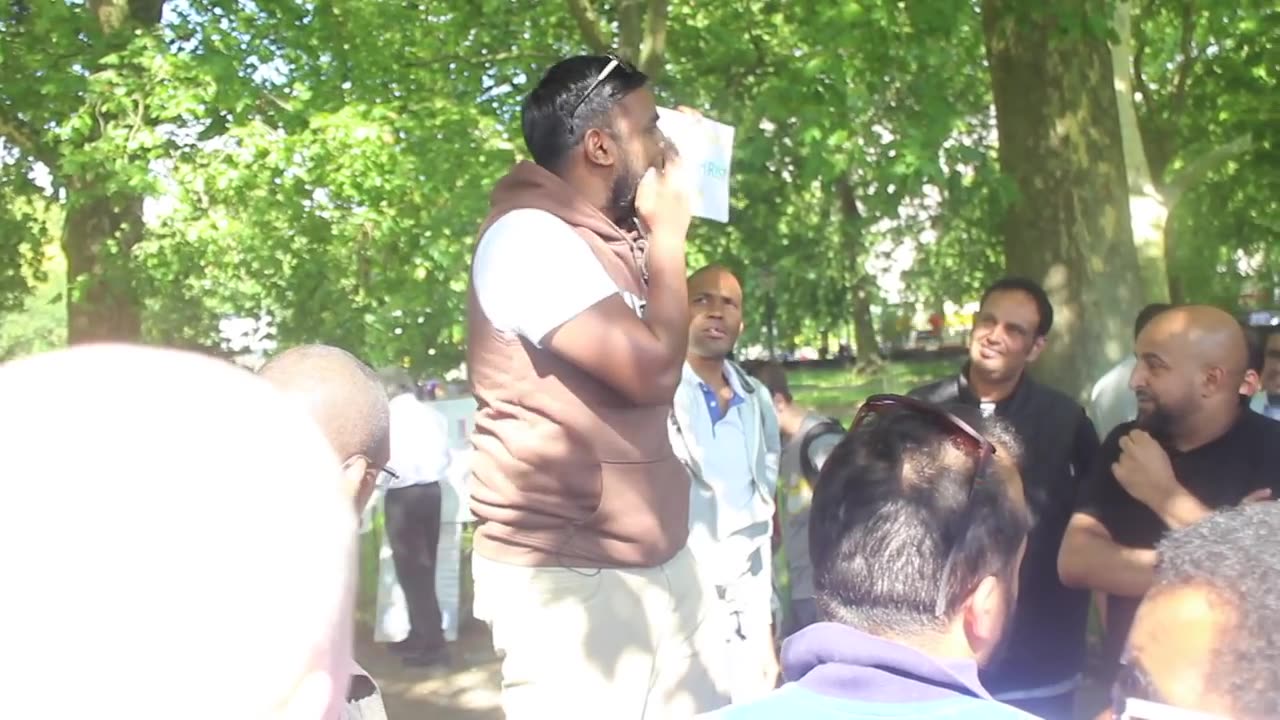 Preaching the Gospel and praying for the sick | Hyde Park London | Daniel Chand