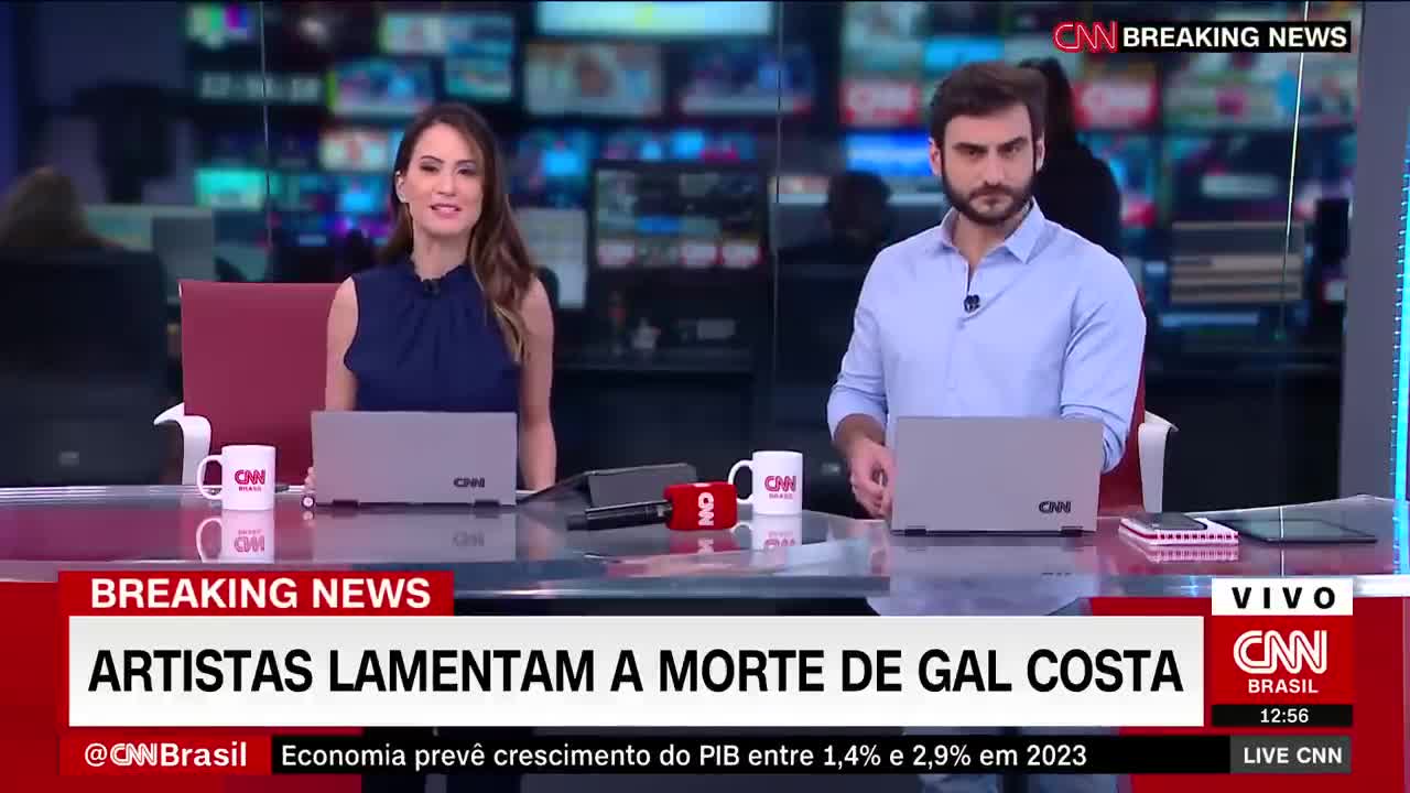 Maria Bethânia lamenta a morte de Gal Costa | LIVE CNN