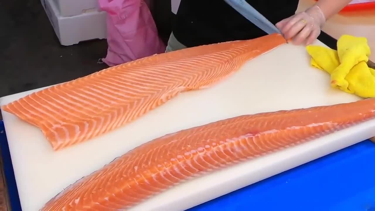 How To Fillet a Whole Salmon | Sashimi & Sushi -Taiwanese street food3