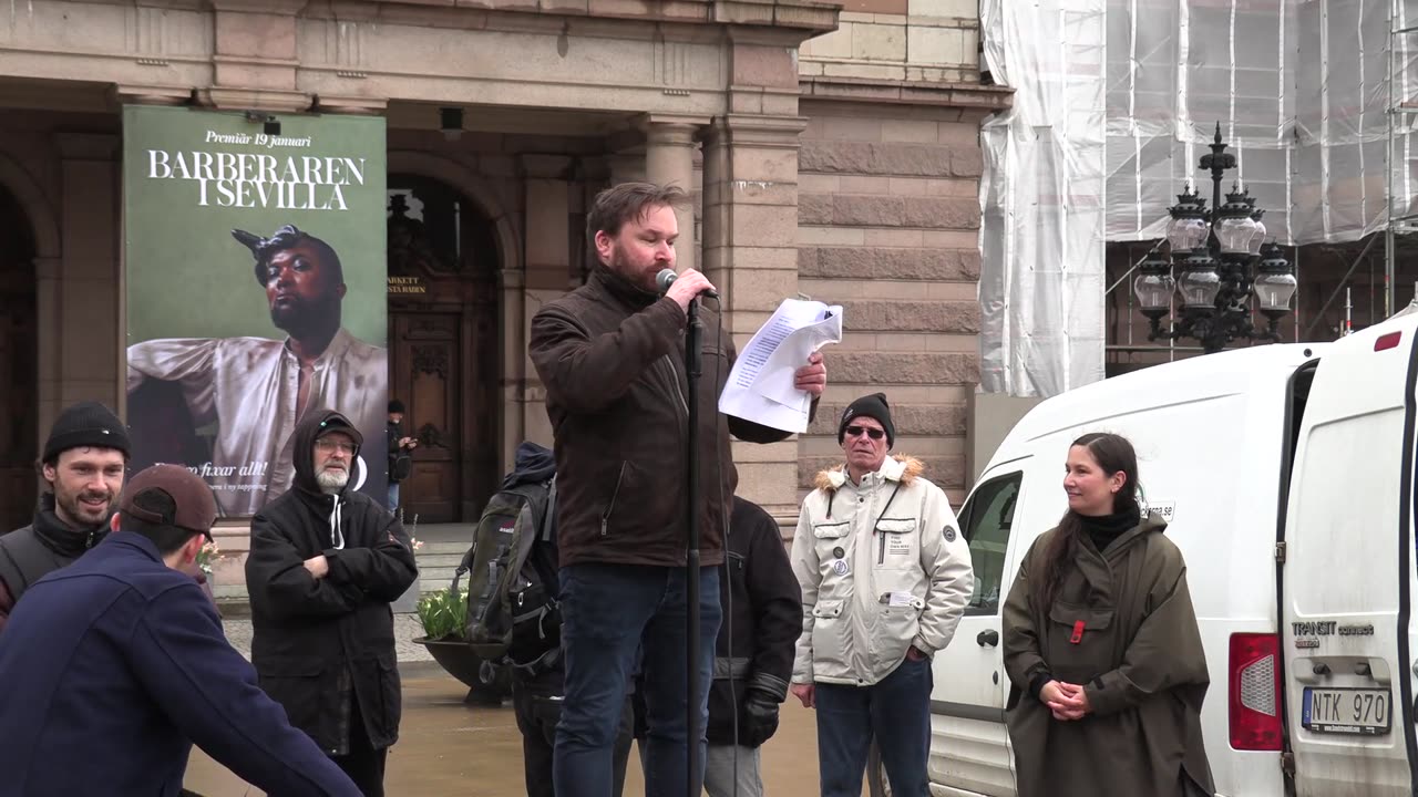 Vide Geiger talar på manifestationen för fred och frihet