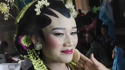 Traditional make up for javanese maried woman