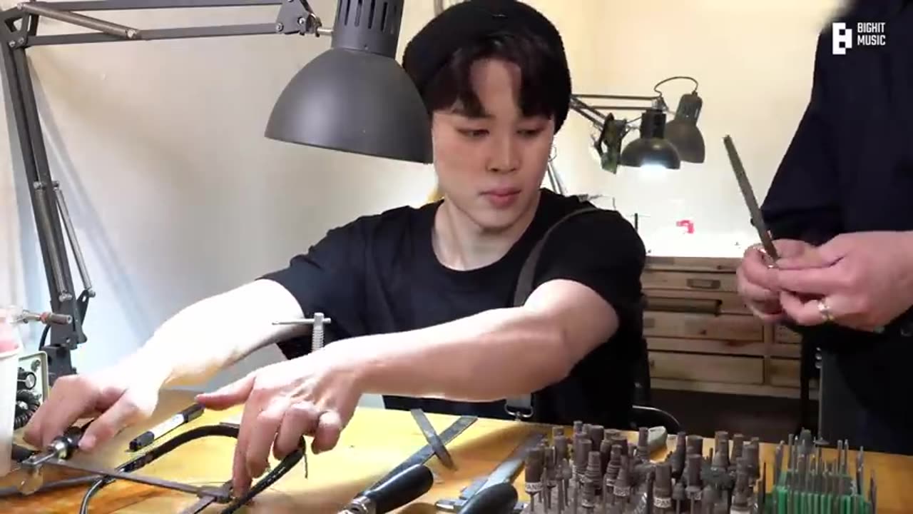 Jimin Bracelet Workshop Vlog ENG SUB | BTS VLOG