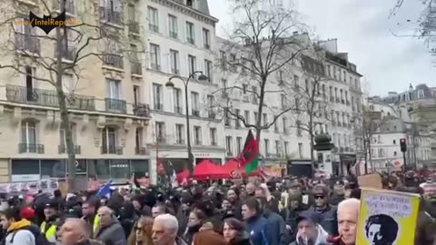 1000s continue to protest in Paris against Macron's pension reform