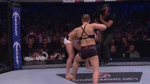 Holly Holm choca o mundo com um dos maiores nocautes da HISTÓRIA