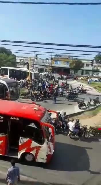Accidente entre motociclista y Transcaribe