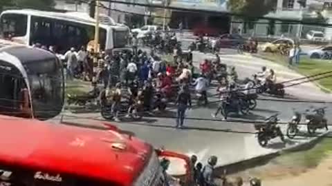 Accidente entre motociclista y Transcaribe