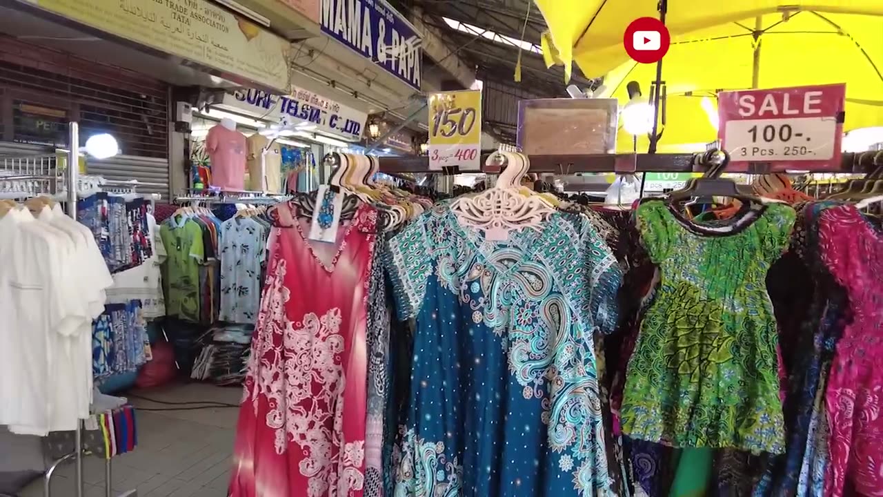 The Cheapest Clothing Market in Bangkok, Thailand