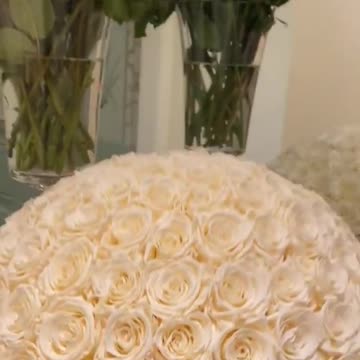 20201007文贵先生GETTR：尊敬的战友们好……猜猜这是谁送给我的花？我太喜欢 了……