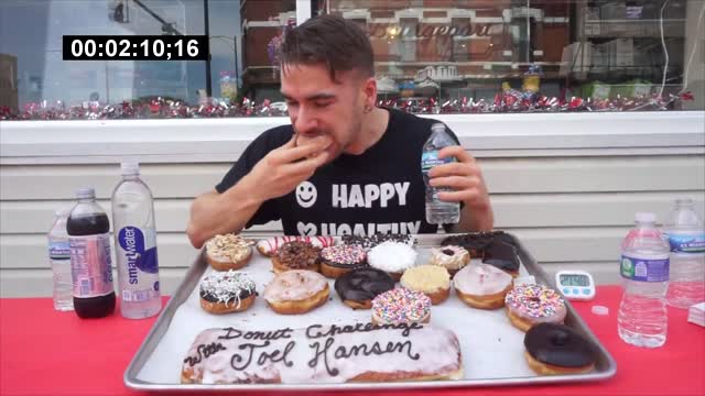 MASSIVE DONUT CHALLENGE (10,000 CALORIES) In Chicago Illinois ! Man Vs Food