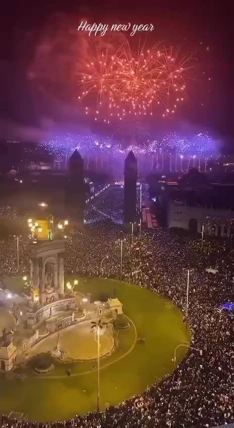 🇪🇸 New year 2023 in Spain, can you see like me? 🐐