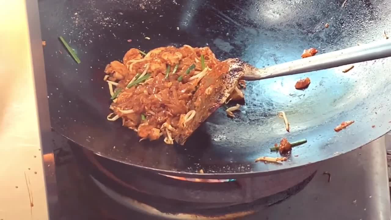 Kway Teow Goreng (Chinese food in Tamil) | Malaysian Food #3 | Malaysia 2020