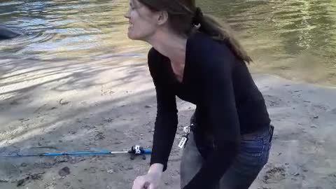 Wifey poo snags Carp in the eyeball!