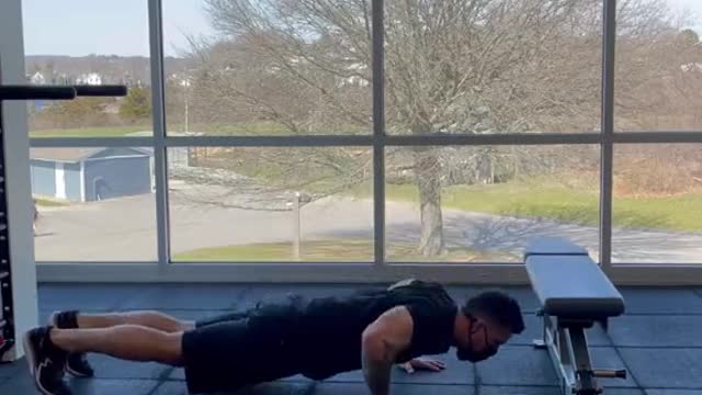 🔥EXPLOSIVE PLYO PUSH UPS VARIATIONS🔥 4 explosive plyo push up variations for you guys to try