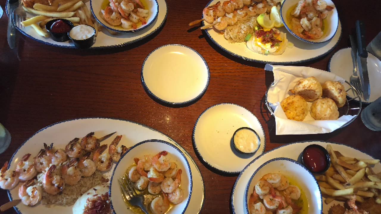 Lunch at Red Lobster Restaurant in California on Sunday 5-28-23