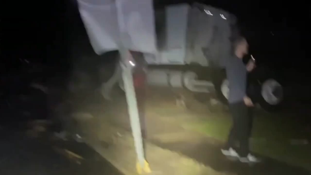 Powerful tornado rips through Mississippi and Alabama, destroys houses |