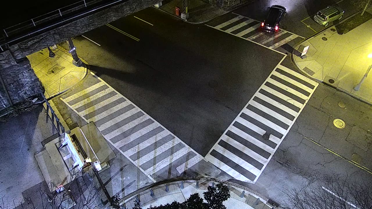 3821FHOBRFSouthwestRoof_2021-01-05_02h20min00s950ms.mp4