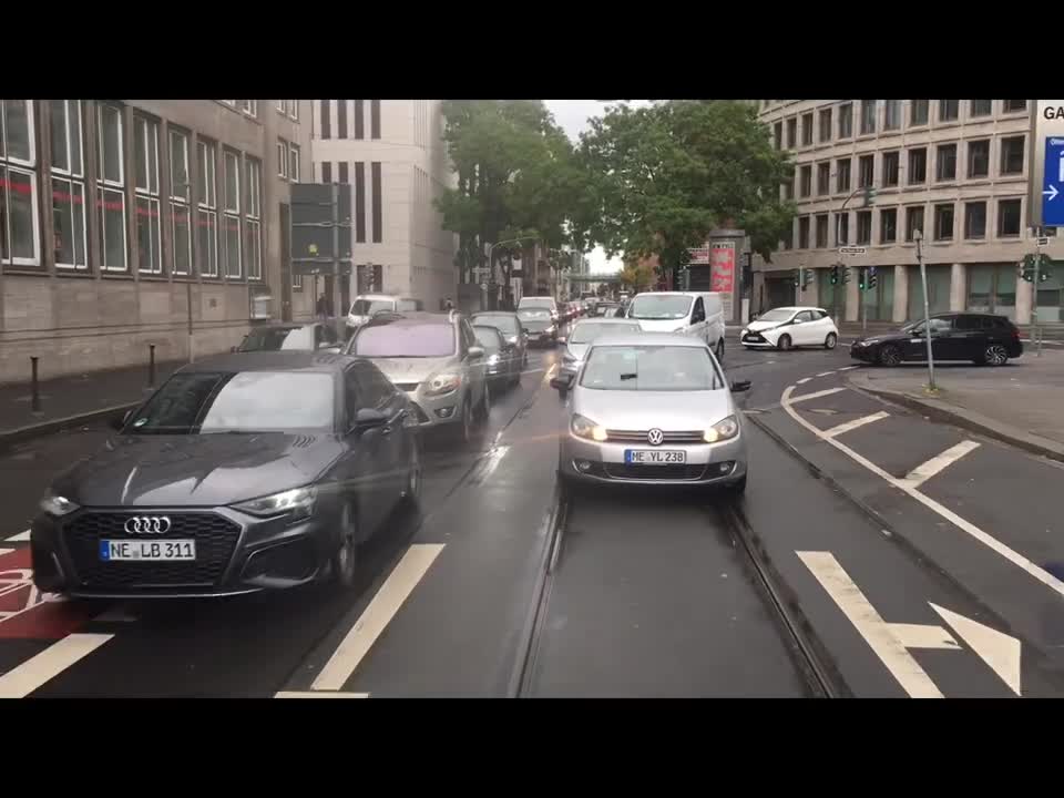 Mitfahrt durch die Schleife Graf Adolf Platz