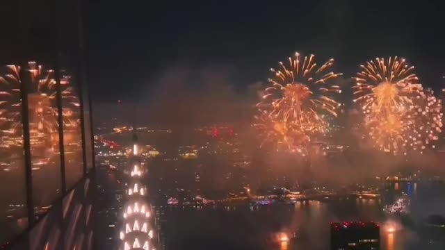Fireworks show 🎆 in New York hits different 🤩 Thanks to the video credit 😊