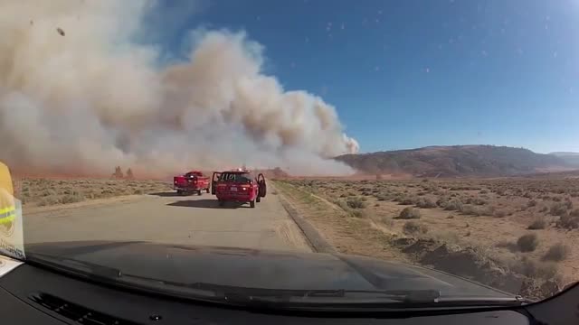 yt1s.com - Most Amazing Pilot DC10 Tanker 911 at the Powerhouse Wildfire Fire_360p