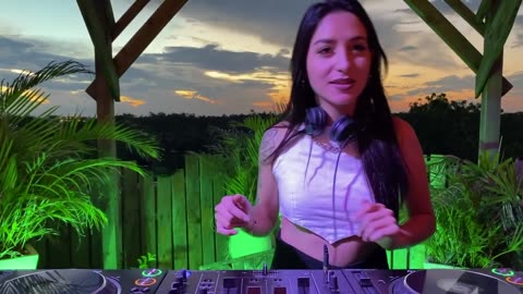 Karen Echev _ Melodic House & Techno Mix
