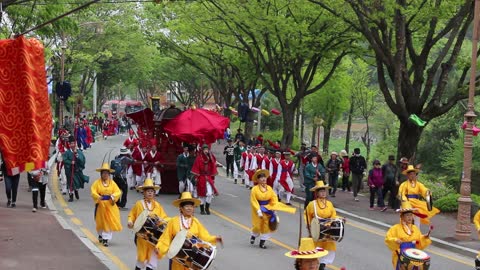A traditional Korean event where the king marches.