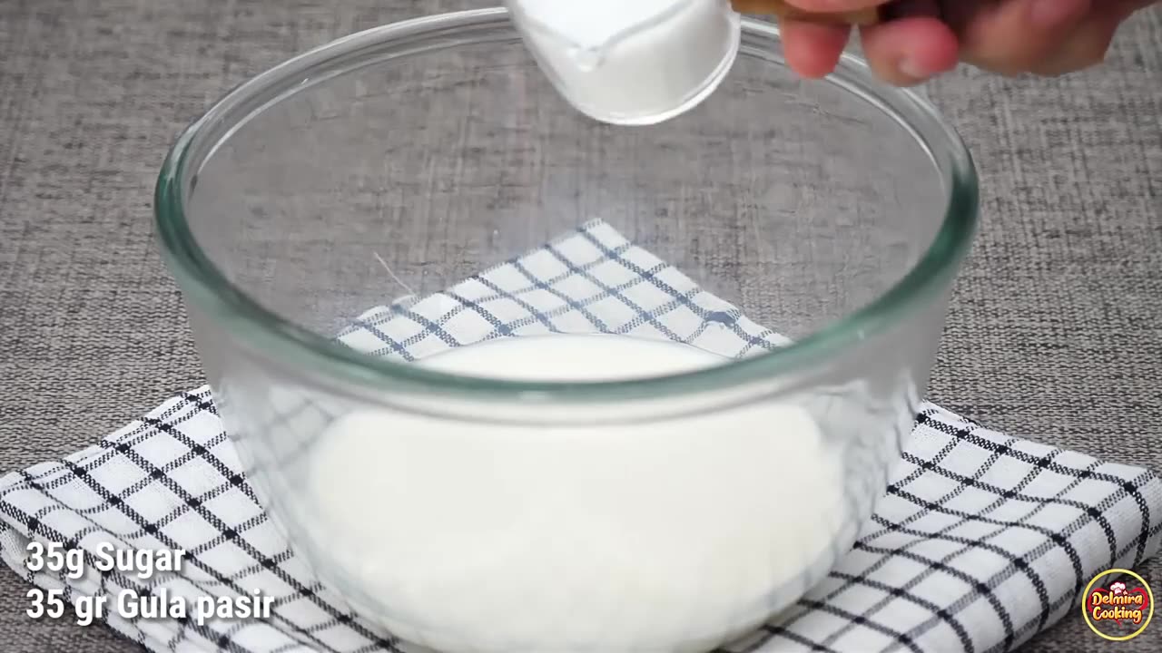 No oven! How come I didn't know this recipe before! Very soft and easy