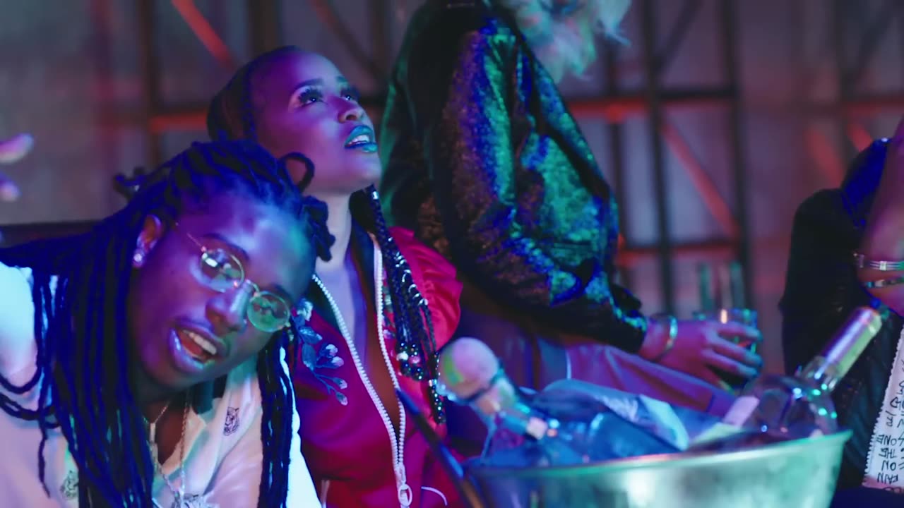 Jacquees - At The Club ft. Dej Loaf